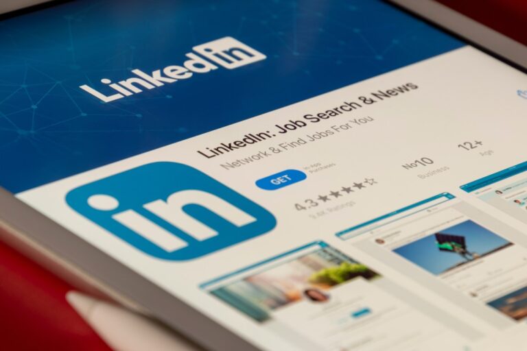 How Do You Apply for Jobs on Linkedin: Mastering the Art